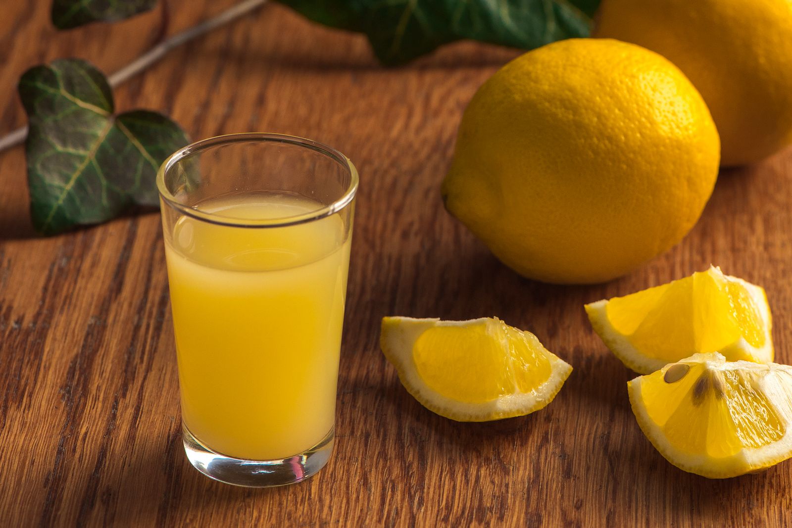 Small-batch cold pressing of lemons